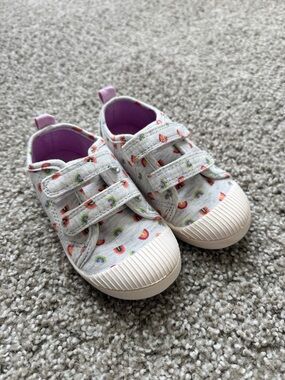 NWOT Cat & Jack Rainbow Shoes